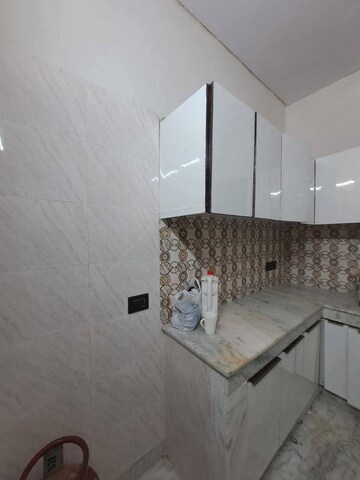Kitchen in 3 BHK Builder Floor at Shivalik Colony – for Rent