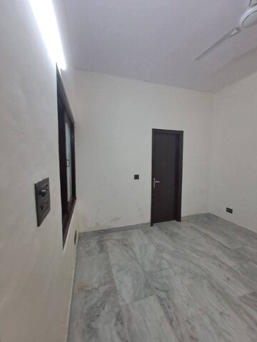 Room in 3 BHK Builder Floor at Shivalik Colony – for Rent