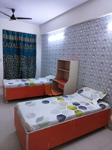 Bedroom in 3 BHK Builder Floor at DLF Vibhuti Khand, Gomti Nagar – for Rent