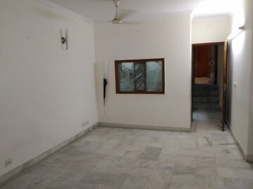 Room in 3 BHK Builder Floor at Shivalik Colony – for Rent