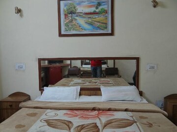 Bedroom in 3 BHK Builder Floor at DLF Vibhuti Khand, Gomti Nagar – for Rent