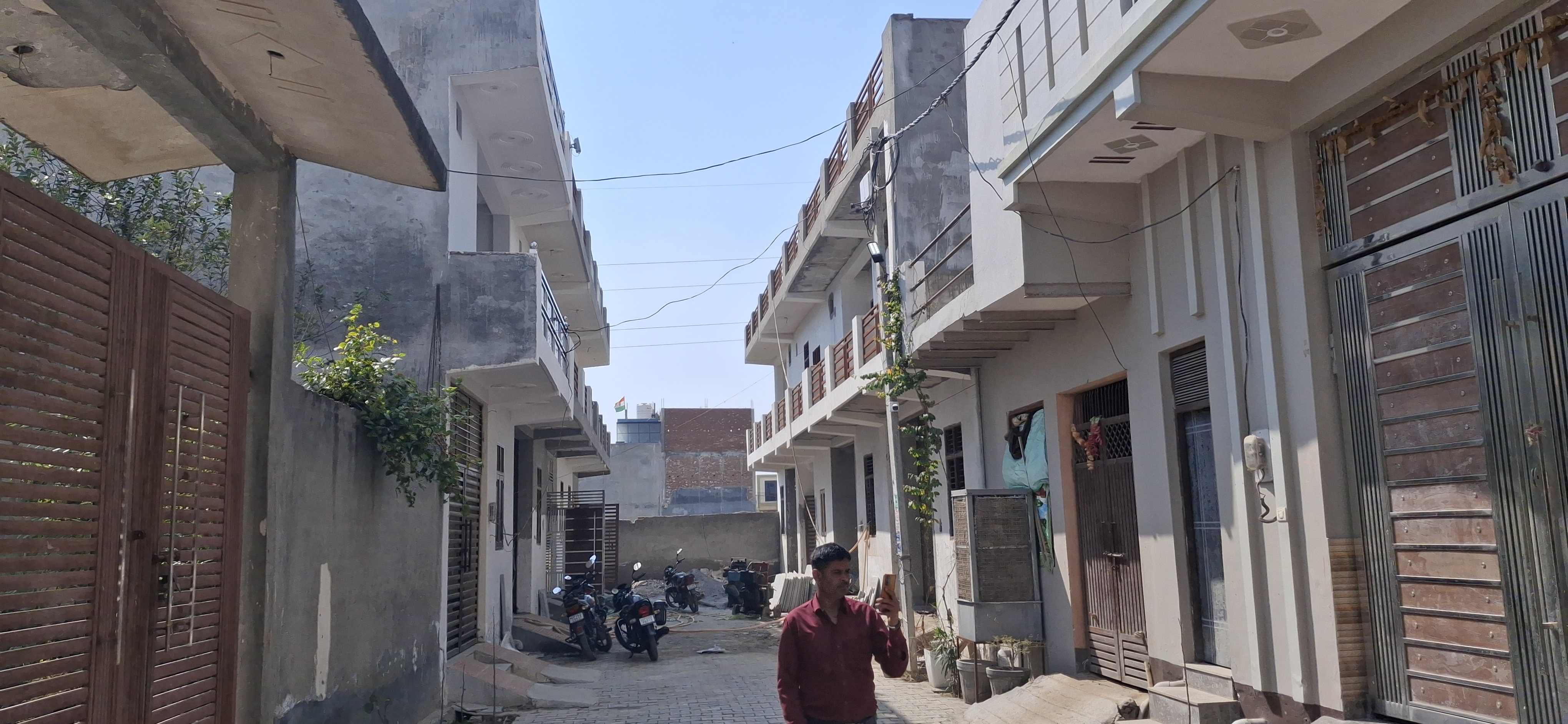 Plot For Sale in Mk Propty 