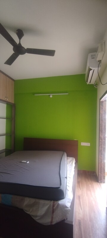 Furnished Amenities in 3 BHK Apartment at Manikonda – for Rent
