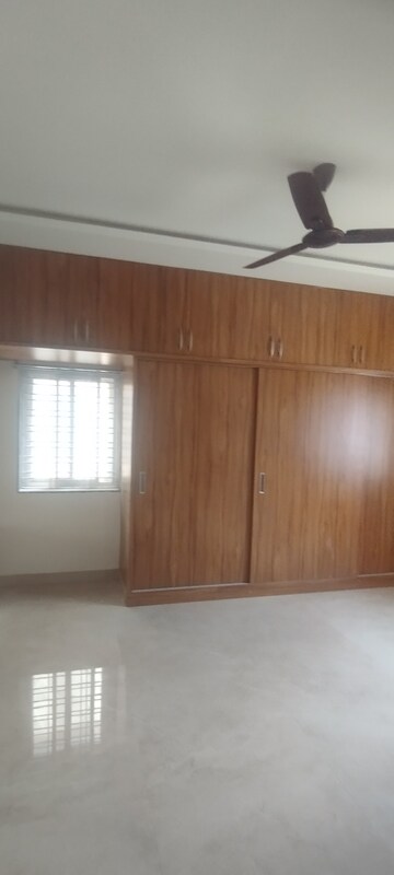 Room in 3 BHK Apartment at Manikonda – for Rent