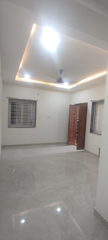 Room in 3 BHK Apartment at Manikonda – for Rent