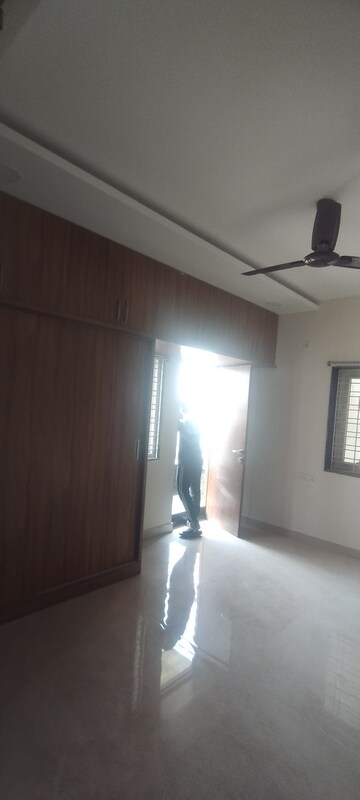 Room in 3 BHK Apartment at Manikonda – for Rent