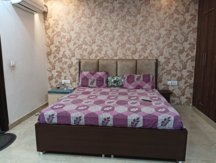 Bedroom, sector 76 4 Bedroom 250 Sq.Yd. Builder Floor In Sector 76 Faridabad 8296037