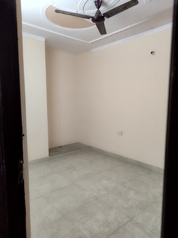 Room in 2 BHK Builder Floor at RWA Apartments, Sector 31 – for Rent