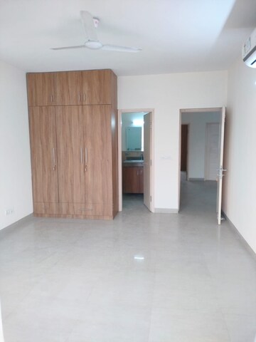 Room in 3.5 BHK Apartment at Mahindra Luminare, Sector 59 – for Sale