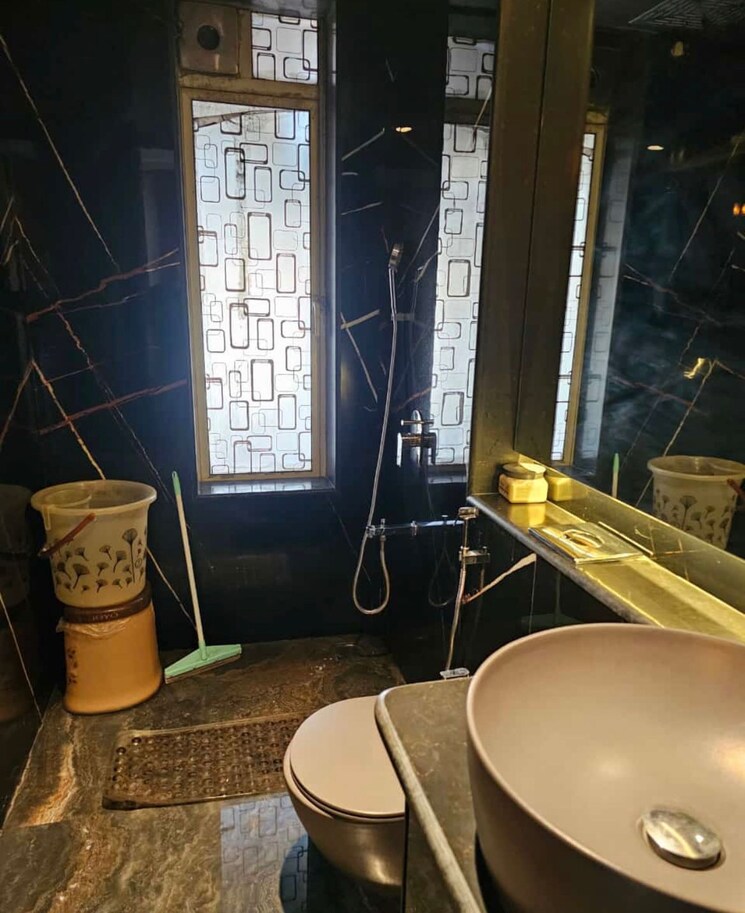 Master Bedroom, oberoi-springs 5 Bedroom 2400 Sq.Ft. Apartment In Andheri West Mumbai 8296086