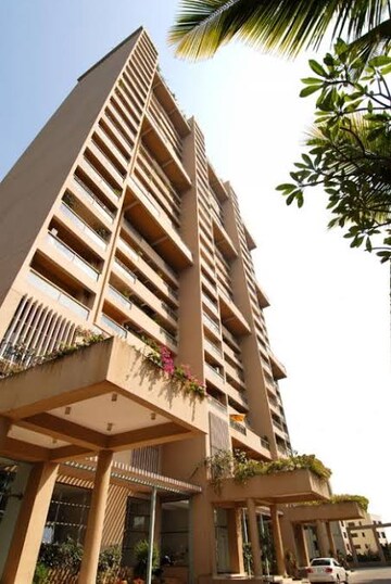Staircase in 4 BHK Apartment at Oberoi Sky Gardens, Andheri West – for Sale