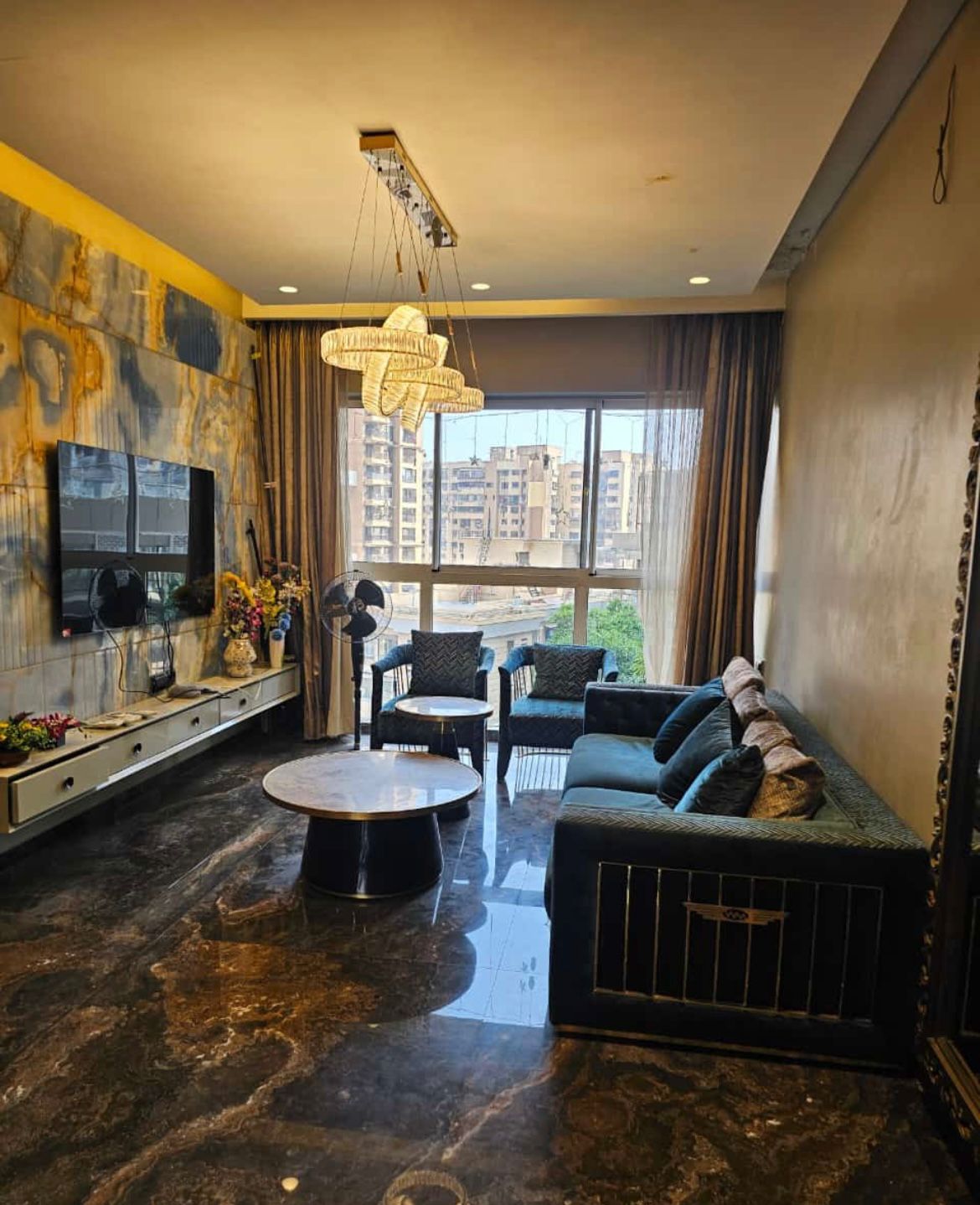 4 BHK + Servant Room Apartment For Sale in Oberoi Sky Gardens