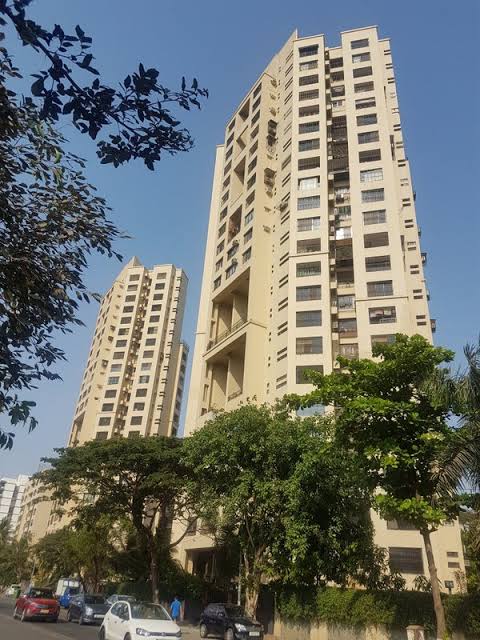 4 BHK + Pooja Room Apartment For Sale in Samartha Meghdoot Apartment