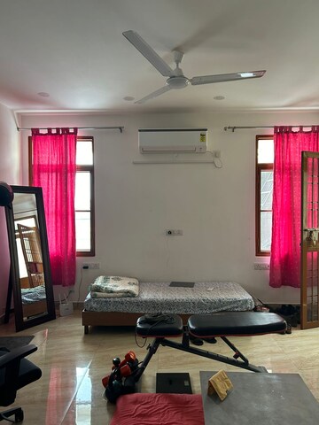Living Room in 1 RK Builder Floor at Defence Colony – for Rent