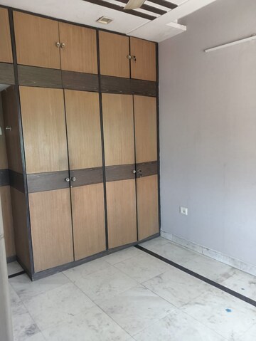 Room in 3 BHK Builder Floor at Greater Kailash I – for Rent