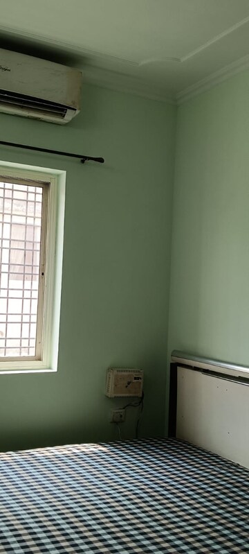 Room in 1 BHK Apartment at Vasant Kunj – for Sale