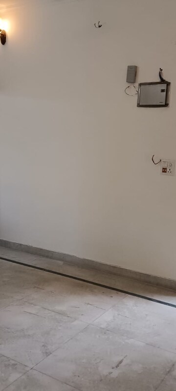 Furnished Amenities in 1 BHK Apartment at Vasant Kunj – for Sale