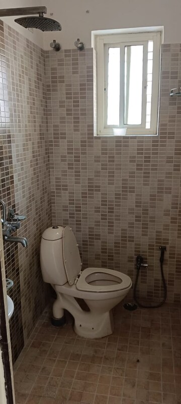 Bathroom in 1 BHK Apartment at Vasant Kunj – for Sale