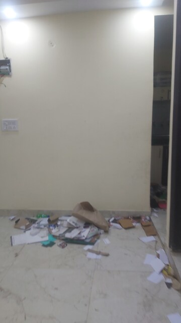 Furnished Amenities in 1.5 BHK Builder Floor at Mayur Vihar – for Rent