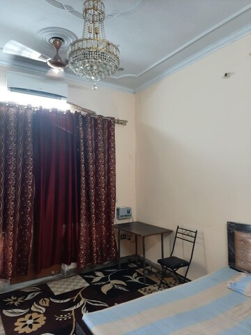 Bedroom in 2 BHK Apartment at Faizabad Road – for Rent