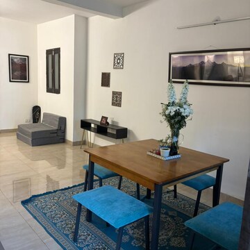 Team Area in 1 BHK Builder Floor at Safdarjang Enclave – for Rent