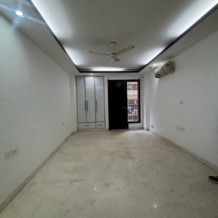 Room, greater kailash i 3 Bedroom 1872 Sq.Ft. Builder Floor In Greater Kailash I Delhi 8296249