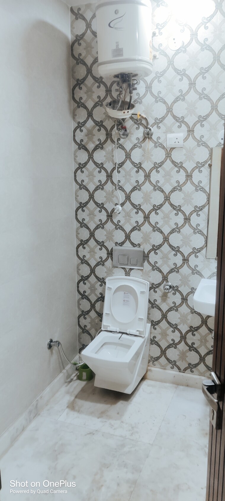 Bathroom, rohini sector 11 3 Bedroom 1200 Sq.Ft. Builder Floor In Rohini Sector 11 Delhi 8296320