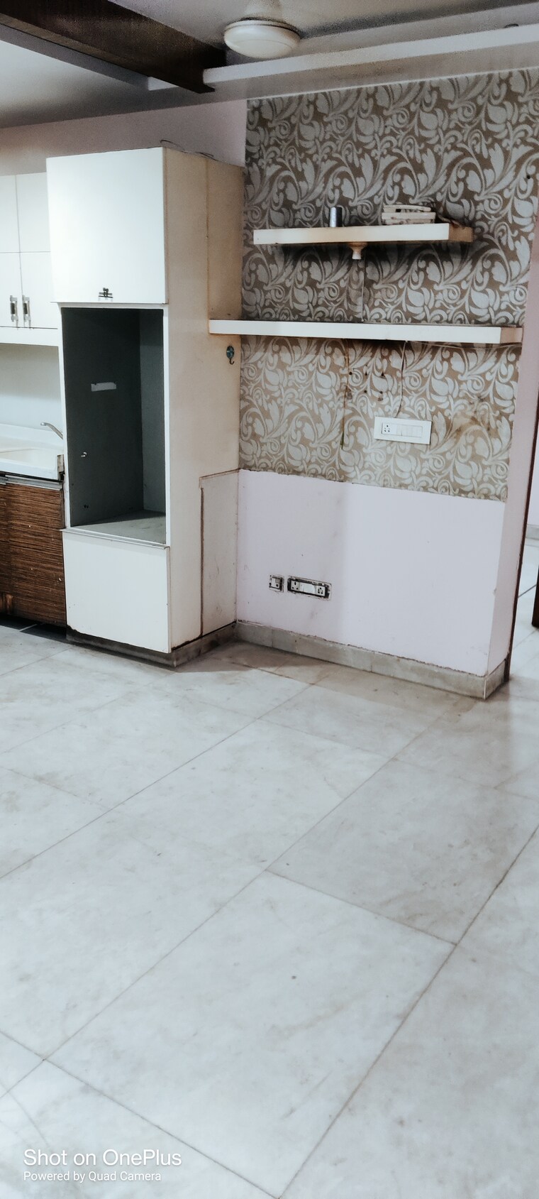 Room, rohini sector 9 2 Bedroom 1000 Sq.Ft. Apartment In Rohini Sector 9 Delhi 8296331