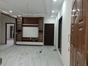 Room in 2 BHK Apartment at Madhapur – for Rent