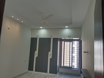 Room in 2 BHK Apartment at Madhapur – for Rent
