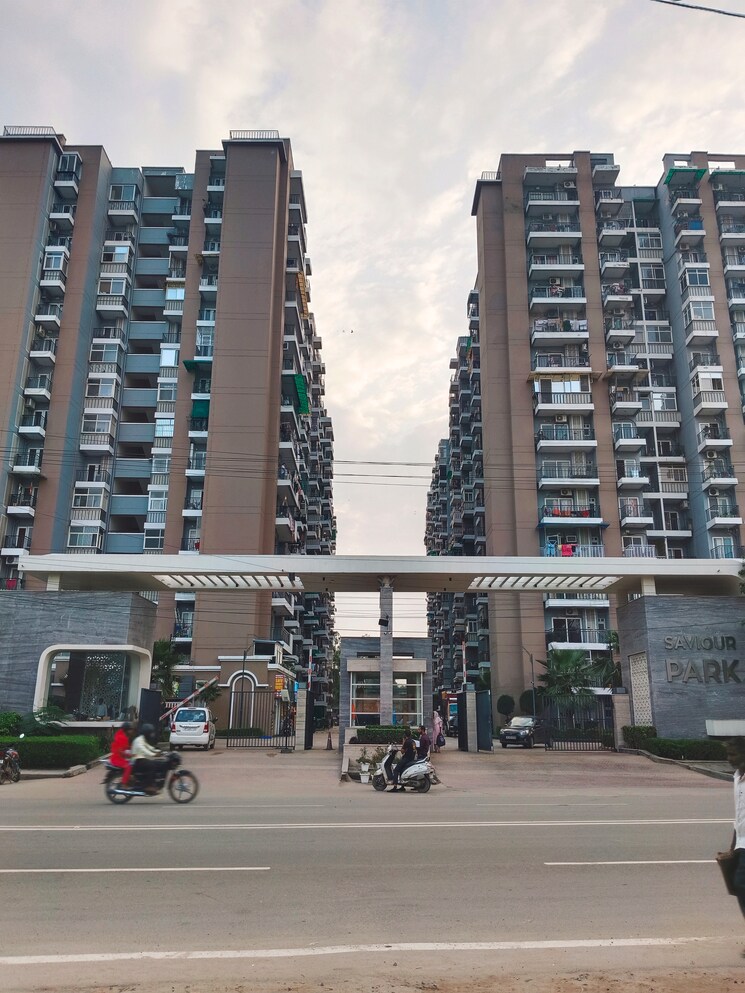 Exterior View, saviour-park 3.5 Bedroom 1825 Sq.Ft. Apartment In Mohan Nagar Ghaziabad 8296444