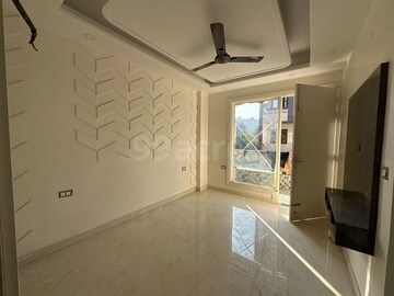 Room in 3 BHK Builder Floor at Fidato Honour Homes, Sector 89 – for Sale