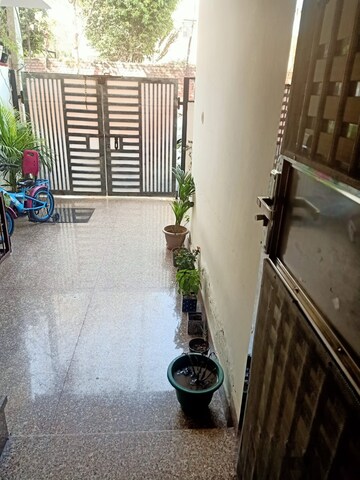 Room in  Pg at Niti Khand – for Rent