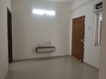 Room in 2 BHK Apartment at Madhapur – for Rent