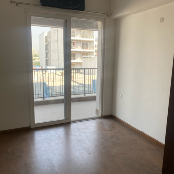 Room in 4 BHK Builder Floor at DLF Gardencity Enclave, Sector 93 – for Rent
