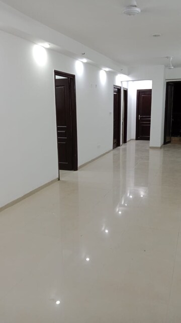 Room in 2 BHK Apartment at Logix Blossom County, Sector 137 – for Rent