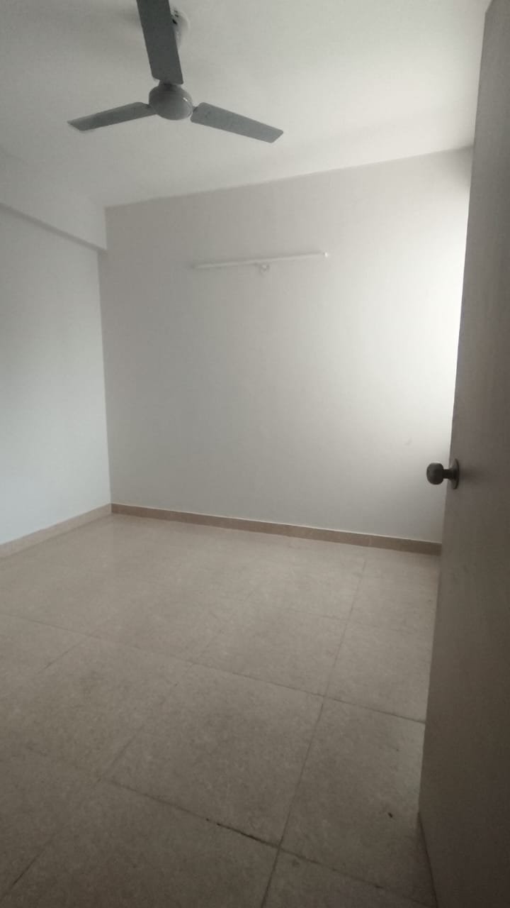 3 BHK + Extra Room 1600 Sq.Ft. Apartment in Hill Grow Apartments