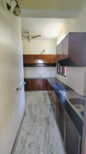 Kitchen in 3.5 BHK Builder Floor at Unitech South City 1, South City 1 – for Rent