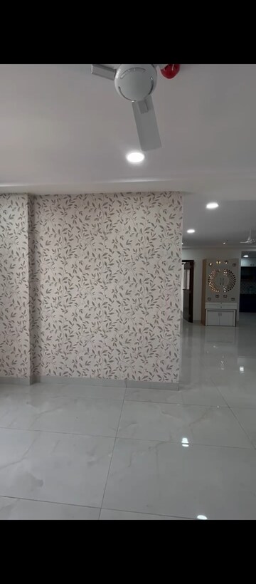 Room in 3 BHK Apartment at Poulomi Avante, Kokapet – for Rent