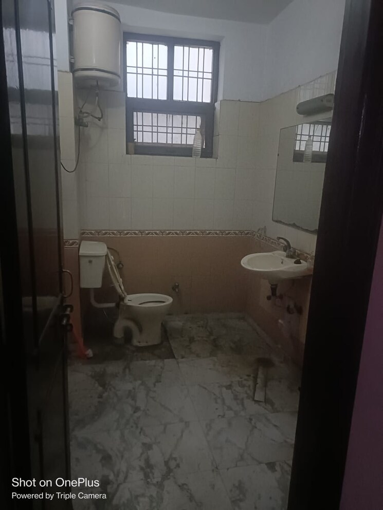 Bathroom, sector 21c 3 Bedroom 1500 Sq.Ft. Apartment In Sector 21c Faridabad 8296844