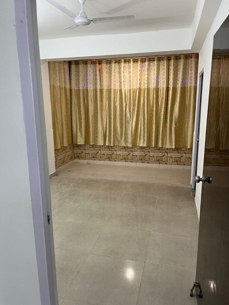 Room, sector 21c 3 Bedroom 1500 Sq.Ft. Apartment In Sector 21c Faridabad 8296844
