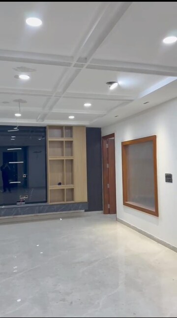 Room in 4 BHK Builder Floor at TDI The Retreat, Sector 89 – for Sale