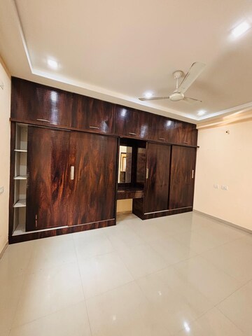 Room in 2 BHK Apartment at Raghavendra Arcade, Kondapur – for Rent