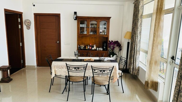 Living Room, sector 19 5 Bedroom 167 Sq.Mt. Independent House In Sector 19 Noida 8296919