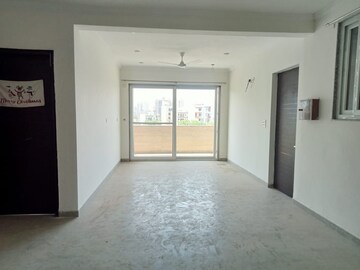 Room in 3 BHK Apartment at Orchid Petals, Sector 49 – for Rent