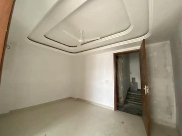 Room in 1 BHK Apartment at Saket – for Rent