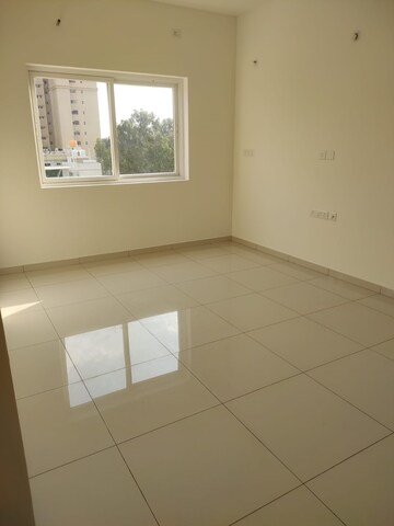 Room in 3 BHK Apartment at Vajram Newtown, Thanisandra Main Road – for Sale
