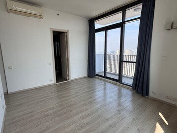 Room in 4 BHK Apartment at Ireo Skyon, Sector 60 – for Rent