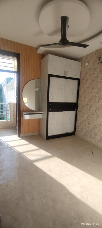 Furnished Amenities in 3 BHK Builder Floor at Uttam Nagar – for Sale