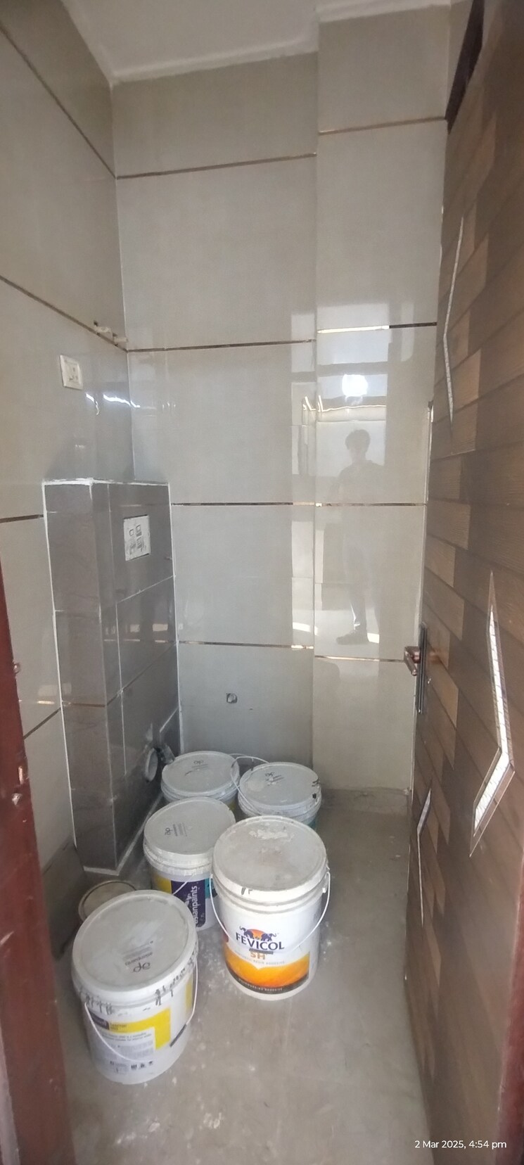 Bathroom, uttam nagar 3 Bedroom 75 Sq.Yd. Builder Floor In Uttam Nagar Delhi 8297049